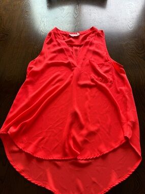 Lush Red Sleeveless V-Neck Pocket Tank